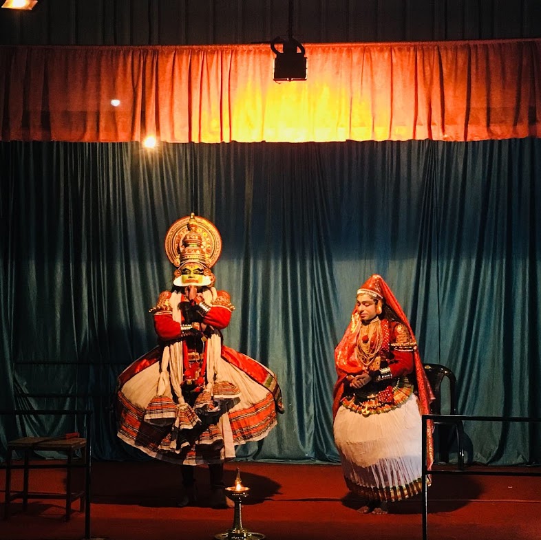 kathakali dance munnar